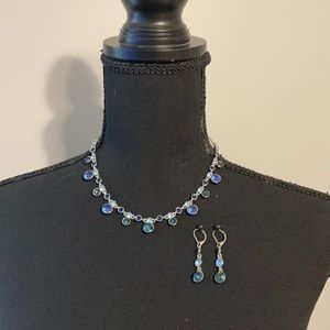 Beautiful blue necklace and ear ring set